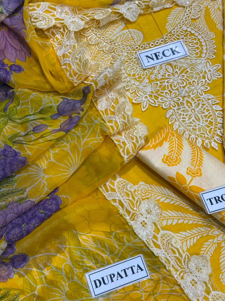 Mahnur Unstitch Lawn Collection ZCUS-1020